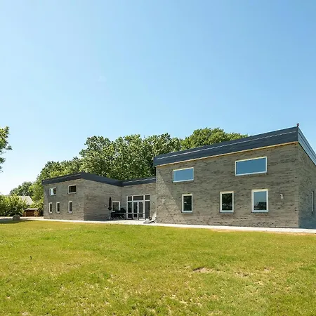 12 Bedroom In Holiday home