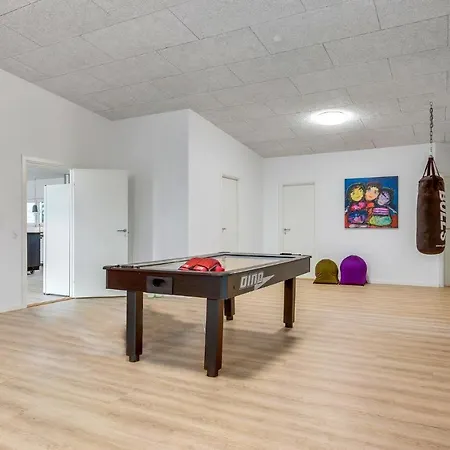 12 Bedroom In